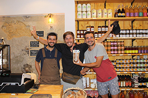 Photo de l'éveil nomade dans une épicerie